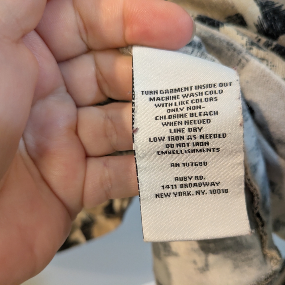 Ruby Rd. Black and Cream Patterned Blouse - image 8